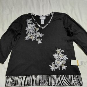 Alfred Dunner Black Top with White and Gold Floral Design